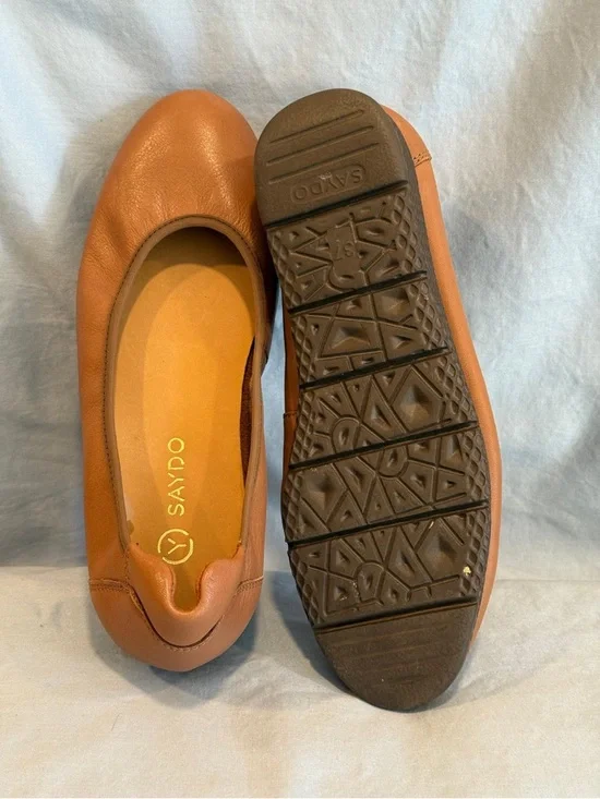 Saydo Classic Tan Leather Ballet Flats - Picture 2 of 4